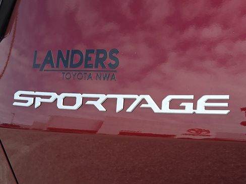 Used 2025 Kia Sportage SX image 8