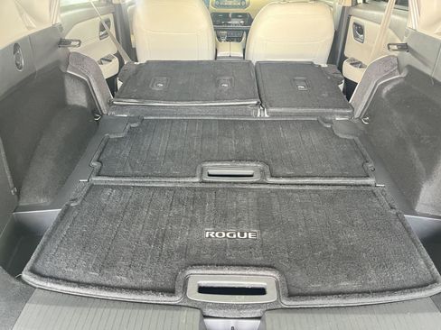 Used 2023 Nissan Rogue SL FWD image 77