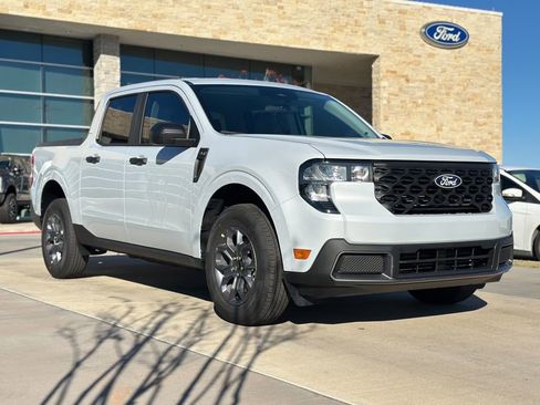 New 2025 Ford Maverick XLT image 47