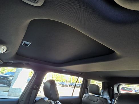 New 2025 Jeep Grand Cherokee L Altitude image 8