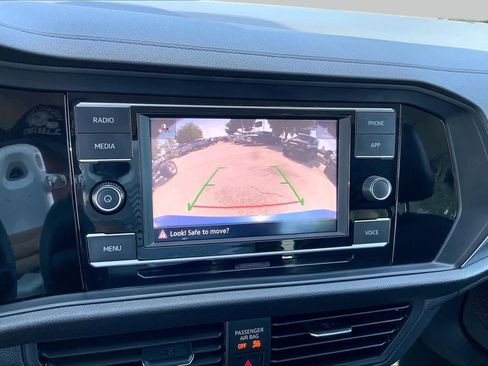 Used 2024 Volkswagen Jetta SE FWD image 23