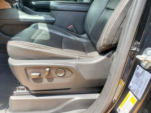 Used 2021 Chevrolet Suburban High Country w/ Premium Package AWD/4WD image 9