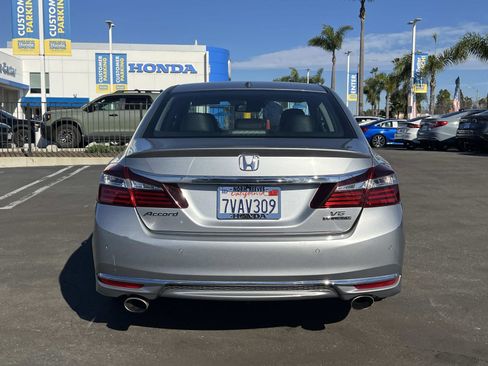 Certified 2017 Honda Accord Touring image 27