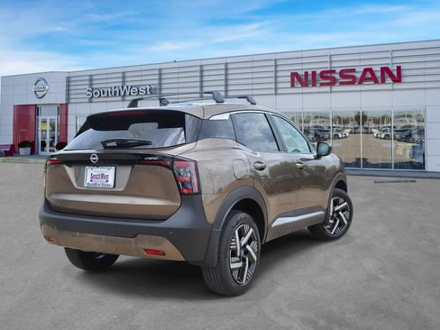 New 2026 Nissan Kicks SV FWD image 5