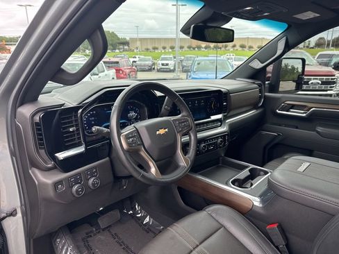Used 2024 Chevrolet Silverado 2500 High Country w/ Z71 Off-Road Package image 12
