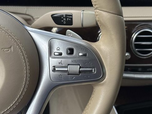 Used 2018 Mercedes-Benz S 560 Sedan image 24