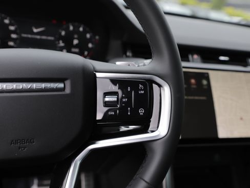 Certified 2025 Land Rover Discovery Sport Dynamic SE AWD/4WD image 24