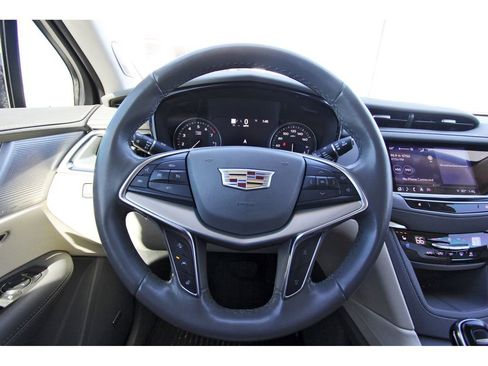 Certified 2022 Cadillac XT5 Premium Luxury w/ Technology Package image 9