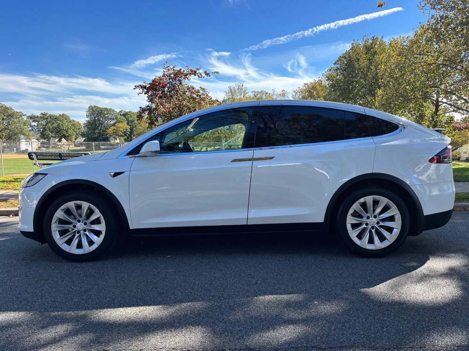 Used 2016 Tesla Model X 90D AWD/4WD image 2