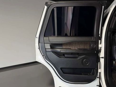 Used 2019 Ford Expedition Limited RWD image 17