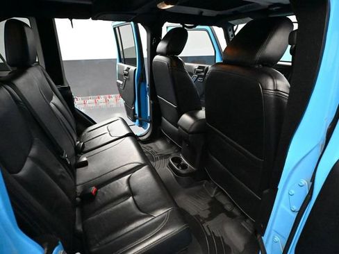 Used 2018 Jeep Wrangler Unlimited Sahara image 39