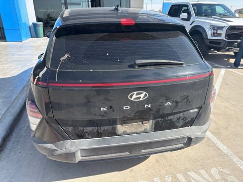 Used 2024 Hyundai Kona SE AWD/4WD image 7