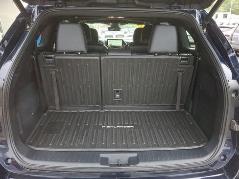 Used 2023 Toyota Highlander XSE image 29