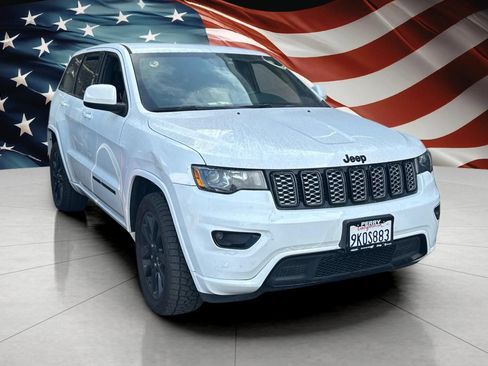 Used 2021 Jeep Grand Cherokee Laredo X RWD image 1