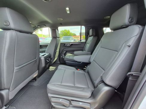 New 2026 Chevrolet Suburban LT w/ Comfort Package AWD/4WD image 14
