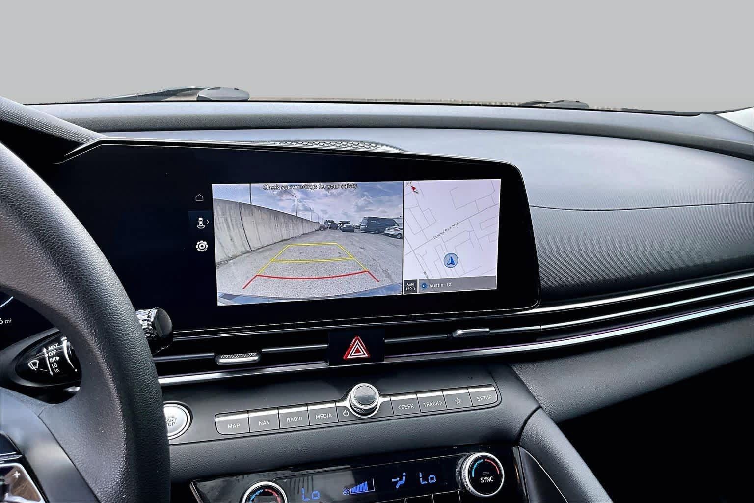 Used 2024 Hyundai Elantra SEL FWD image 31