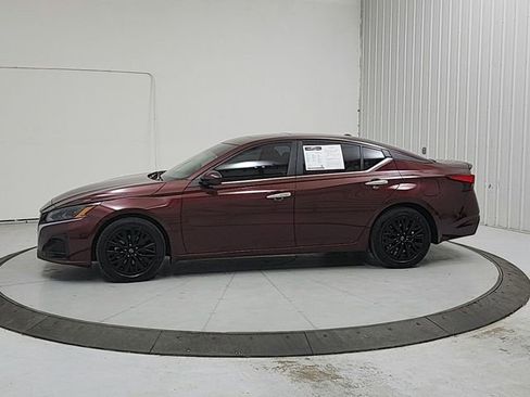 Used 2025 Nissan Altima 2.5 SV w/ SV Special Edition Package image 4