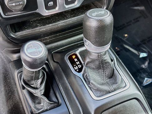 Used 2021 Jeep Wrangler Sport AWD/4WD image 16