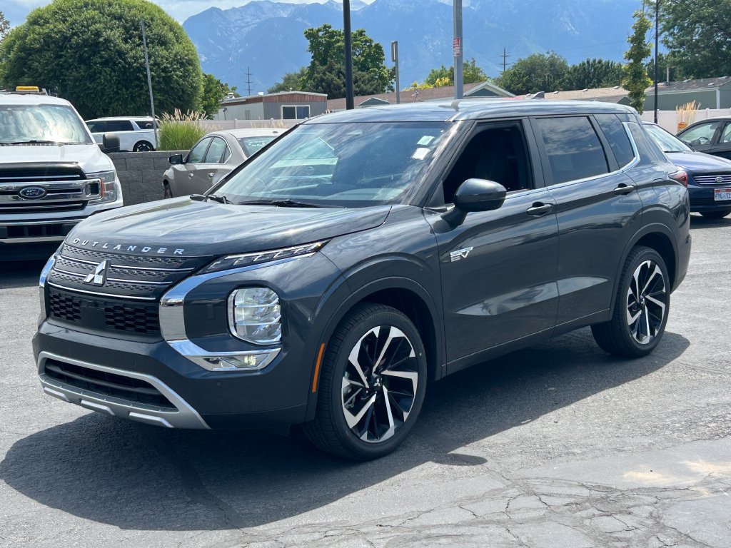 Used 2025 Mitsubishi Outlander 4WD Plug-In Hybrid image 9
