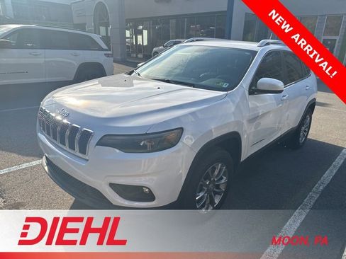 Used 2019 Jeep Cherokee Latitude Plus w/ Cold Weather Group image 2