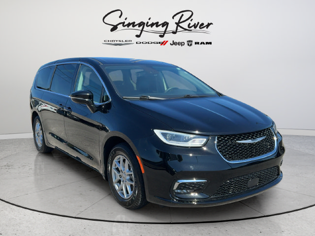 Used 2024 Chrysler Pacifica Touring-L FWD image 1