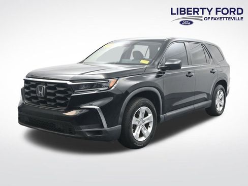 Used 2023 Honda Pilot LX image 1