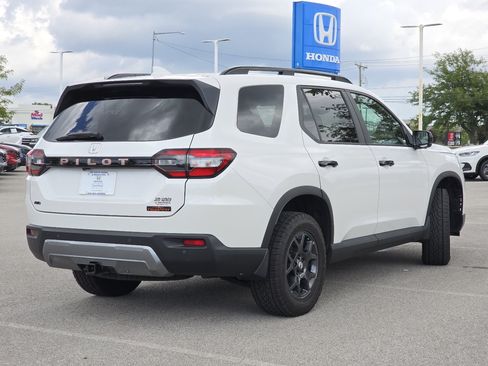 Certified 2026 Honda Pilot TrailSport image 16