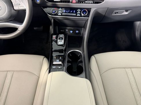 Used 2023 Hyundai Sonata Limited image 16