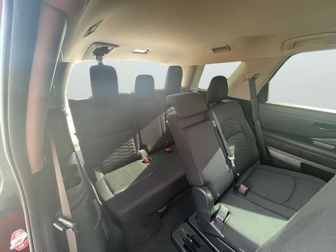 Used 2025 Nissan Pathfinder S FWD image 12