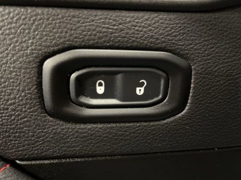 Used 2022 Jeep Gladiator Rubicon w/ Trailer Tow Package image 12