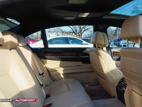 Used 2014 BMW 750Li w/ Executive Package image 40