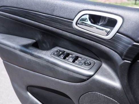 Used 2019 Jeep Grand Cherokee Altitude AWD/4WD image 45