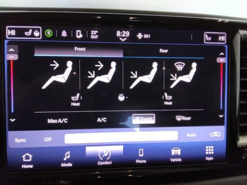 Used 2023 Chrysler Pacifica Touring-L image 23