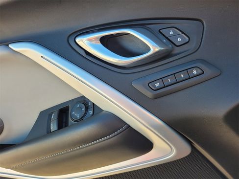 Used 2017 Chevrolet Camaro SS image 23