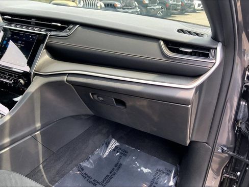 Certified 2023 Jeep Grand Cherokee Altitude AWD/4WD image 17
