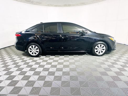 Used 2024 Toyota Corolla LE FWD image 2