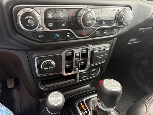 Used 2023 Jeep Wrangler Unlimited Sahara AWD/4WD image 25
