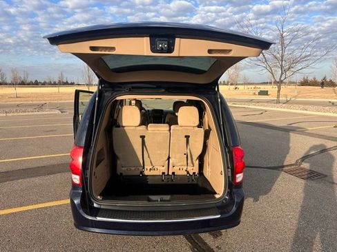 Used 2013 Dodge Grand Caravan SE FWD image 36
