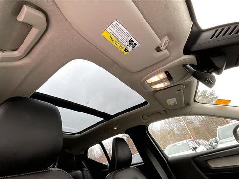 Certified 2024 Volvo XC40 B5 Plus w/ Protection Package Premier image 14