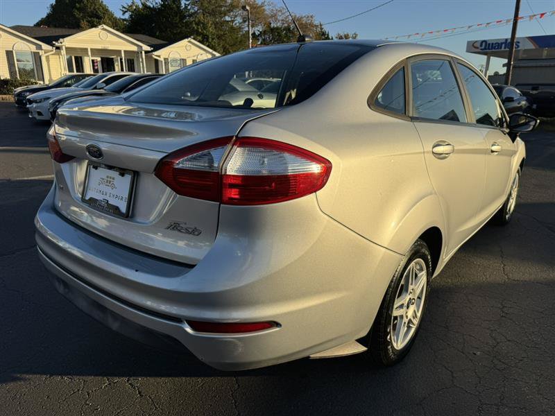 Used 2018 Ford Fiesta SE FWD image 7