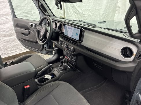Certified 2025 Jeep Wrangler Sport AWD/4WD image 15