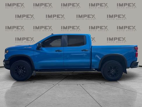 Used 2022 Chevrolet Silverado 1500 ZR2 w/ Technology Package AWD/4WD image 2