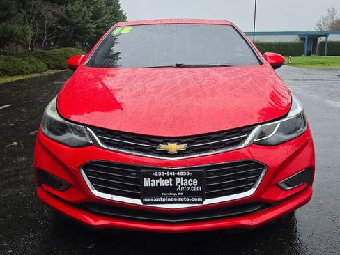 Used 2018 Chevrolet Cruze Premier image 9