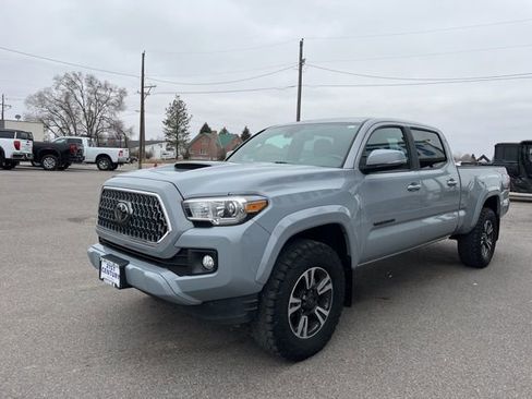 Used 2019 Toyota Tacoma TRD Sport w/ Technology Package image 6
