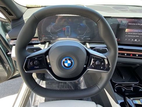 Used 2025 BMW i5 eDrive40i w/ Premium Package image 20