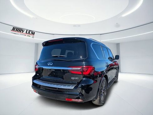 Used 2023 INFINITI QX80 Sensory w/ Cargo Package image 3