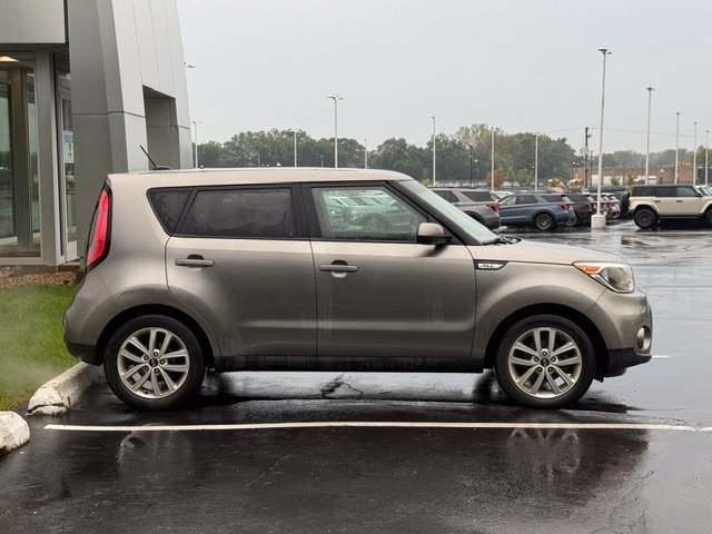 Used 2019 Kia Soul + FWD image 4