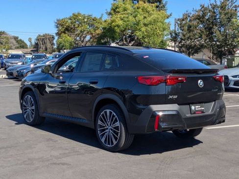 Used 2025 BMW X2 xDrive28i image 8