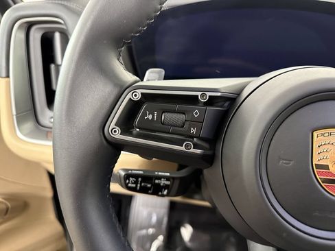 Certified 2026 Porsche Cayenne E-Hybrid AWD/4WD image 37