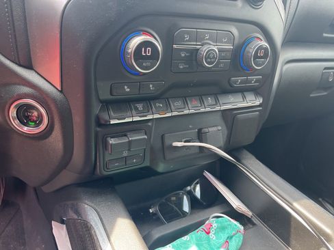 Used 2021 Chevrolet Silverado 2500 LT w/ Texas Edition image 9